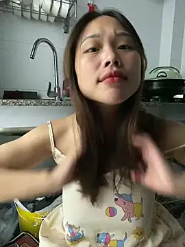 Snapshot of Emxinhka1 chatting on 07-31-26, 04:17 Emxinhka1 online show from 07-31-26, 04:17