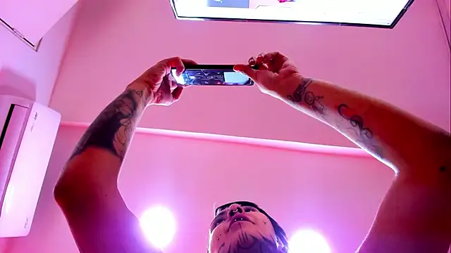 Dahliablack online show from 04-02-26, 12:36