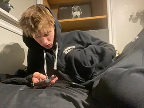 yourwhiteboy1 online show from 03-07-26, 03:36