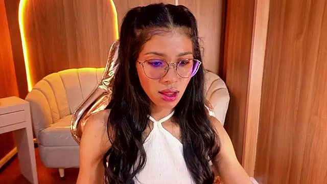Snapshot of Alina_b_ chatting on 07-09-26, 07:51 Alina b online show from 07-09-26, 07:51