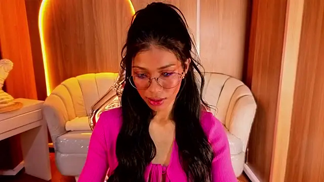 Snapshot of Alina_b_ chatting on 07-18-26, 07:50 Alina b online show from 07-18-26, 07:50