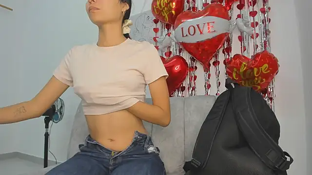 velvetluna  online show from 02-20-26, 11:11