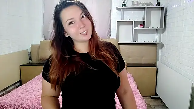 Snapshot of NotYourDoll chatting on 07-15-26, 06:40 NotYourDoll online show from 07-15-26, 06:40