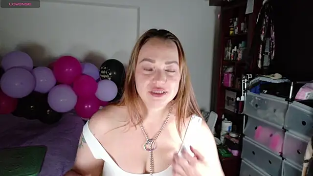 Snapshot of Tammy_Parker chatting on 06-13-26, 09:18 Tammy Parker online show from 06-13-26, 09:18