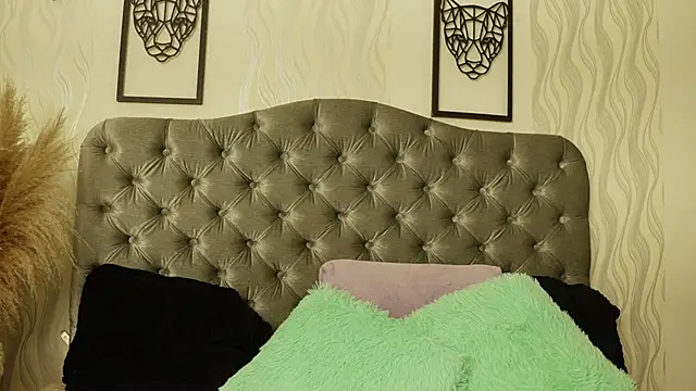 katt eyes  online show from 04-22-26, 01:12