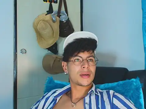 ThiiagoSaeenz online show from 06-11-26, 12:32