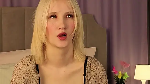 CrystalLili online show from 04-21-26, 03:13