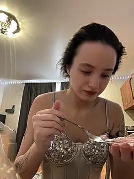 MiaTee online show from 02-01-26, 03:49