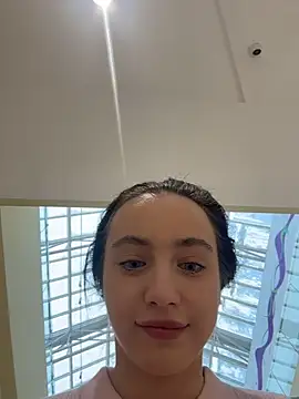 MiaTee online show from 02-15-26, 07:51