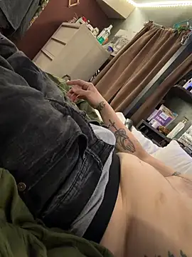 Snapshot of mileslongdeep chatting on 02-13-26, 06:42 mileslongdeep online show from 02-13-26, 06:42