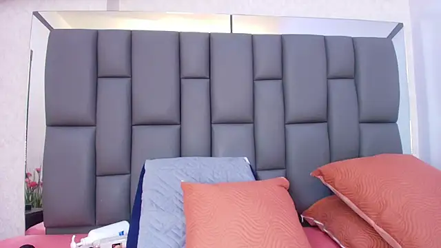 melany roberts  online show from 04-17-26, 03:09