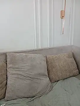 Nahomi Williams  online show from 07-21-26, 12:40