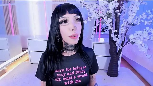 SalemBlackrose online show from 04-19-26, 05:18