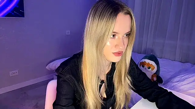 Between Eeys online show from 03-22-26, 04:21