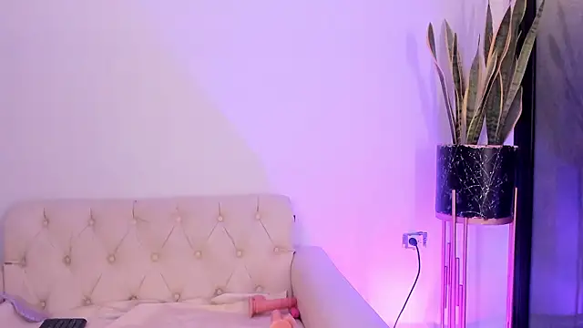 liorah wolf online show from 02-25-26, 08:40