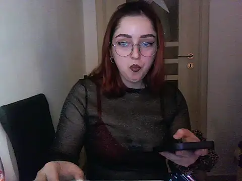 Snapshot of Scarlett-Quinn- chatting on 02-06-26, 08:45 Scarlett-Quinn- online show from 02-06-26, 08:45