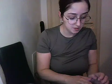 Snapshot of Scarlett-Quinn- chatting on 02-07-26, 09:40 Scarlett-Quinn- online show from 02-07-26, 09:40