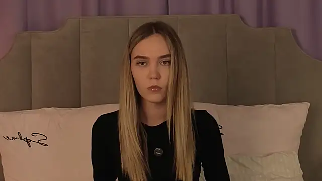 NikkiRyx online show from 04-16-26, 05:36