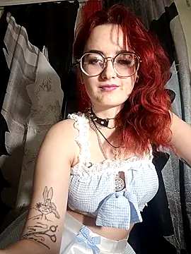 Snapshot of Persefoha chatting on 04-28-26, 11:54 Persefoha online show from 04-28-26, 11:54