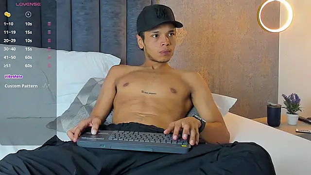Snapshot of Alejandroo_Montenegro chatting on 03-19-26, 09:41 Alejandroo Montenegro online show from 03-19-26, 09:41