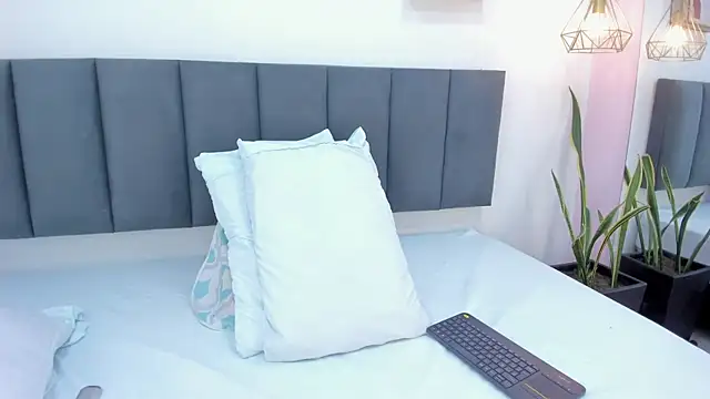 sam doll  online show from 07-18-26, 07:06