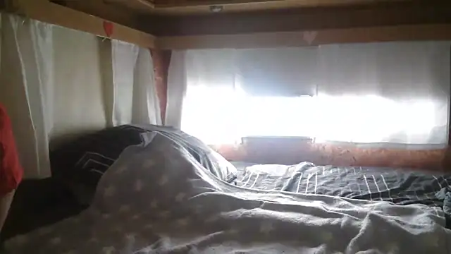 Sylly online show from 10-27-25, 07:01