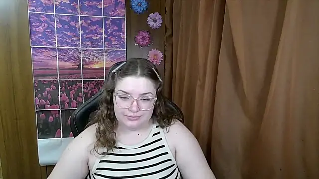 Snapshot of Teasing_Dora chatting on 05-20-26, 10:38 Teasing Dora online show from 05-20-26, 10:38