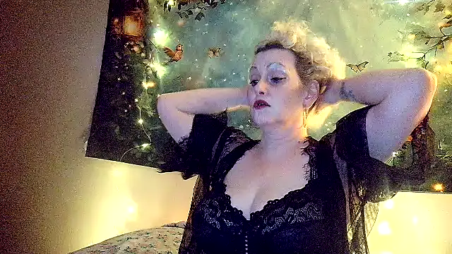 Snapshot of Blondie_the_librarian chatting on 03-04-26, 04:18 Blondie the librarian online show from 03-04-26, 04:18