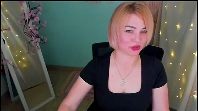 CuttieEmma online show from 06-17-26, 01:56