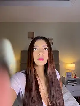Snapshot of Pushaina__1 chatting on 06-06-26, 04:17 Pushaina 1 online show from 06-06-26, 04:17