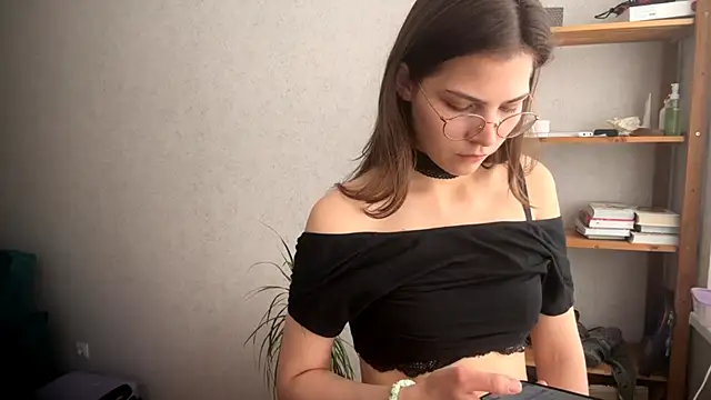 EdythRozier online show from 03-11-26, 12:22