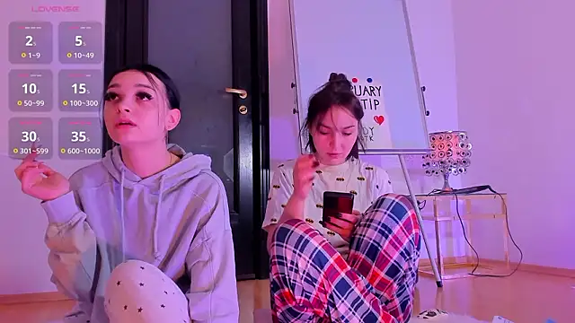 Snapshot of Peanaughty chatting on 02-27-26, 07:41 Peanaughty online show from 02-27-26, 07:41