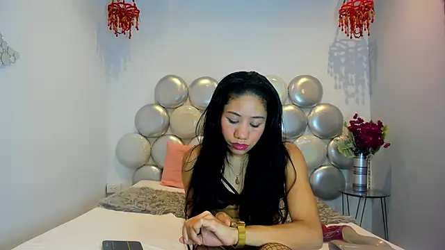 Lara pons online show from 04-08-26, 02:17