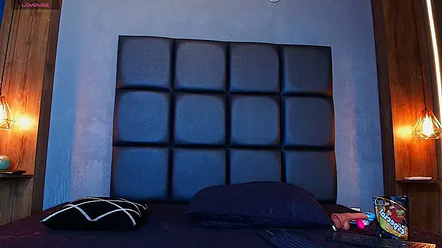 CORAL FOX online show from 04-14-26, 02:06