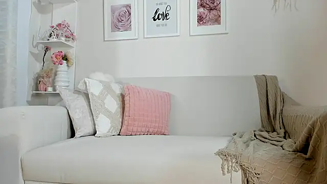 Mia Rosee1 online show from 04-28-26, 12:42