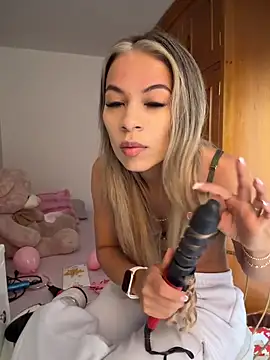 Mia Rosee1 online show from 06-07-26, 05:27
