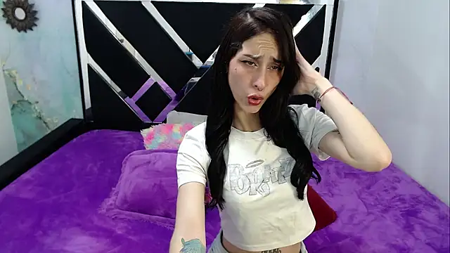 Revelgirl19 online show from 02-26-26, 05:01