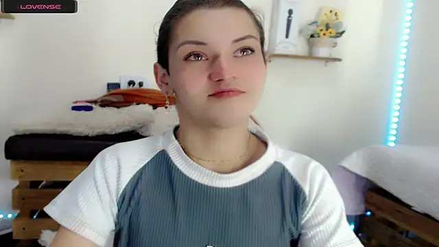 NathalialLooes online show from 04-15-26, 05:36