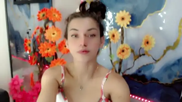 Snapshot of NathalialLooes chatting on 06-12-26, 05:06 NathalialLooes online show from 06-12-26, 05:06