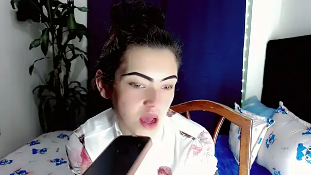 Snapshot of NathalialLooes chatting on 07-20-26, 03:03 NathalialLooes online show from 07-20-26, 03:03