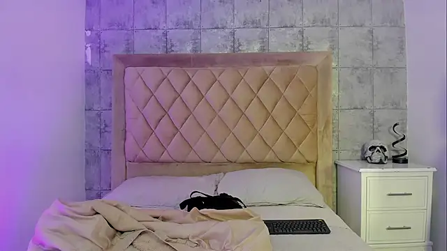 CleoFoxx  online show from 03-04-26, 12:22