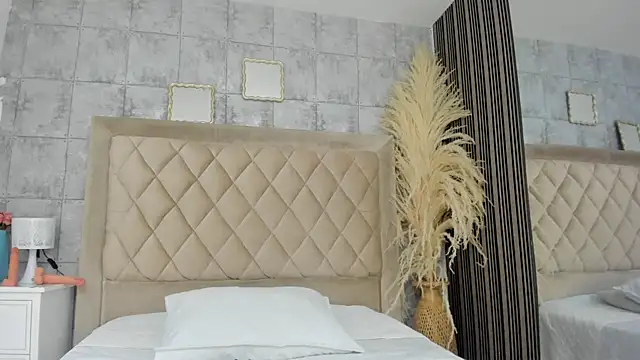 CleoFoxx  online show from 04-01-26, 12:28