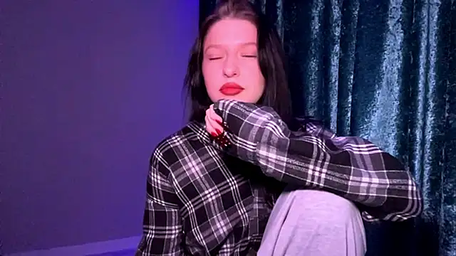 Sarahsolara online show from 03-09-26, 04:00