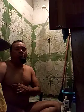 Snapshot of Sthriga chatting on 03-20-26, 01:27 Sthriga online show from 03-20-26, 01:27