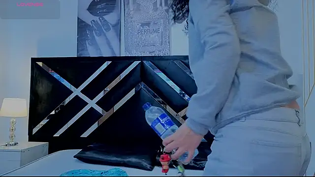 Zoe-yanin online show from 04-10-26, 06:45