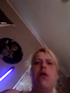 Snapshot of Shirley0810 chatting on 04-14-26, 04:46 Shirley0810 online show from 04-14-26, 04:46
