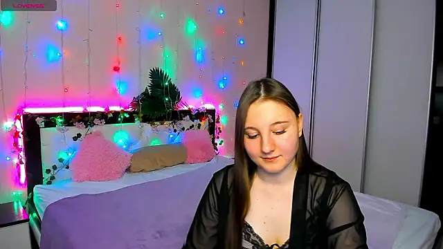 EvaxCharm online show from 02-12-26, 09:37