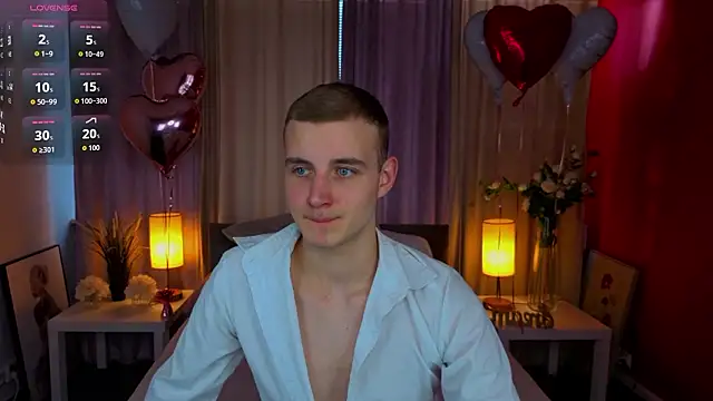 HereAlexColee online show from 02-13-26, 02:35