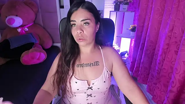 liany taylor online show from 04-25-26, 03:20