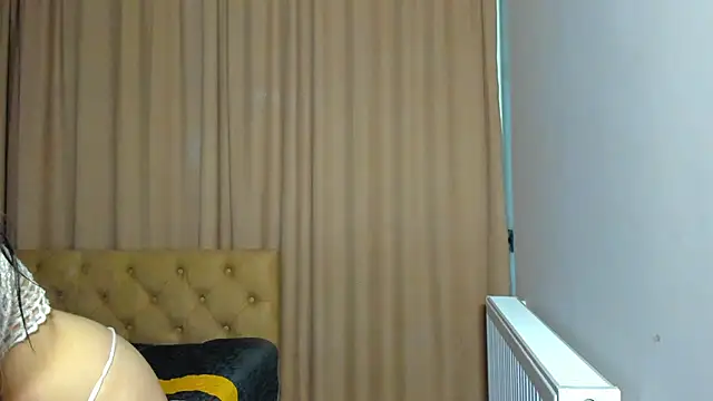 Snapshot of Lesyalisss chatting on 05-16-26, 07:34 Lesyalisss online show from 05-16-26, 07:34